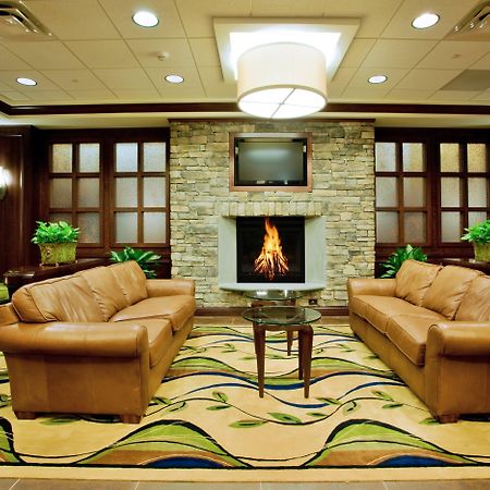 Holiday Inn Express & Suites Wilmington-Newark By Ihg Bagian luar foto