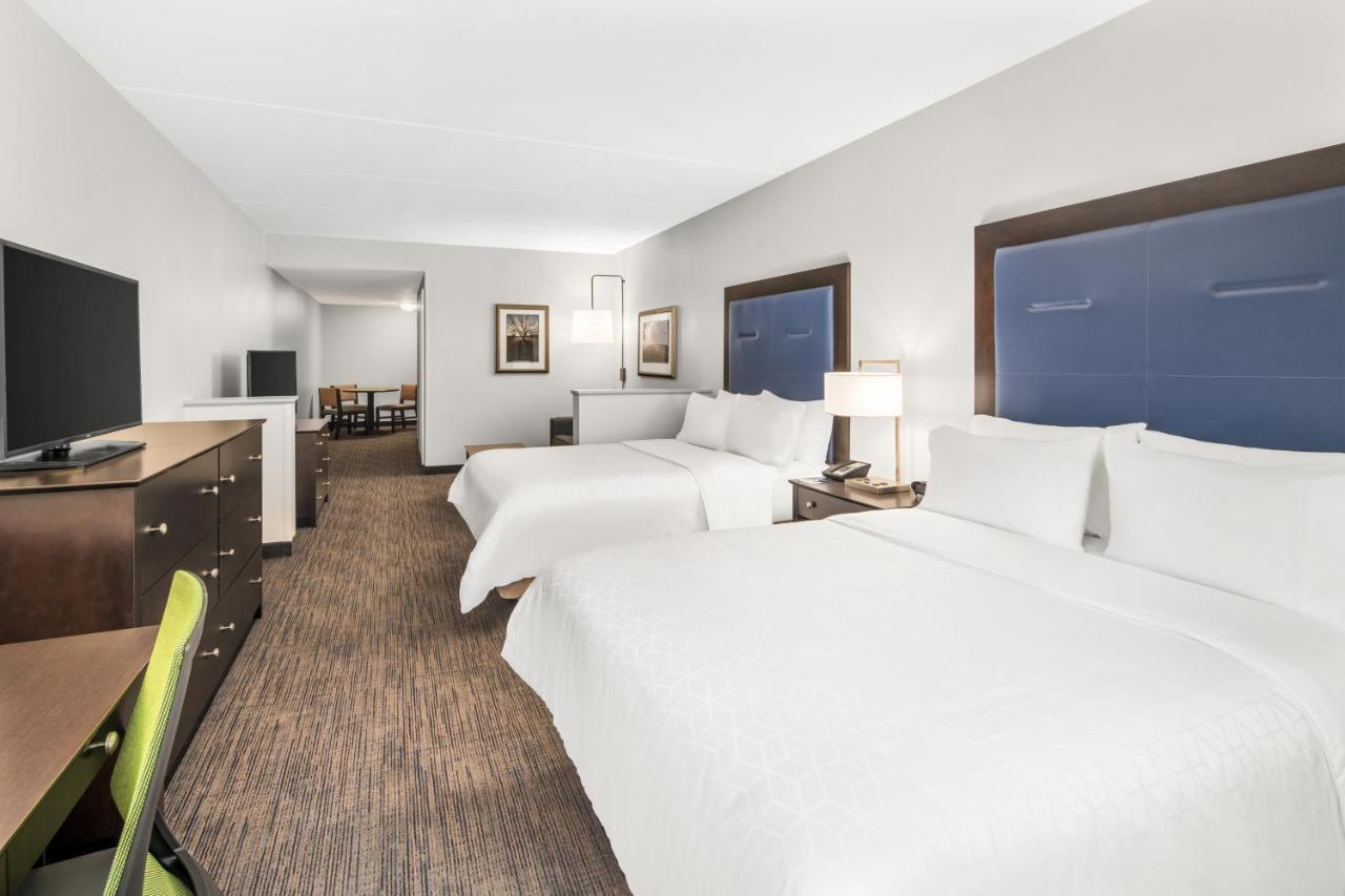 Holiday Inn Express & Suites Wilmington-Newark By Ihg Bagian luar foto