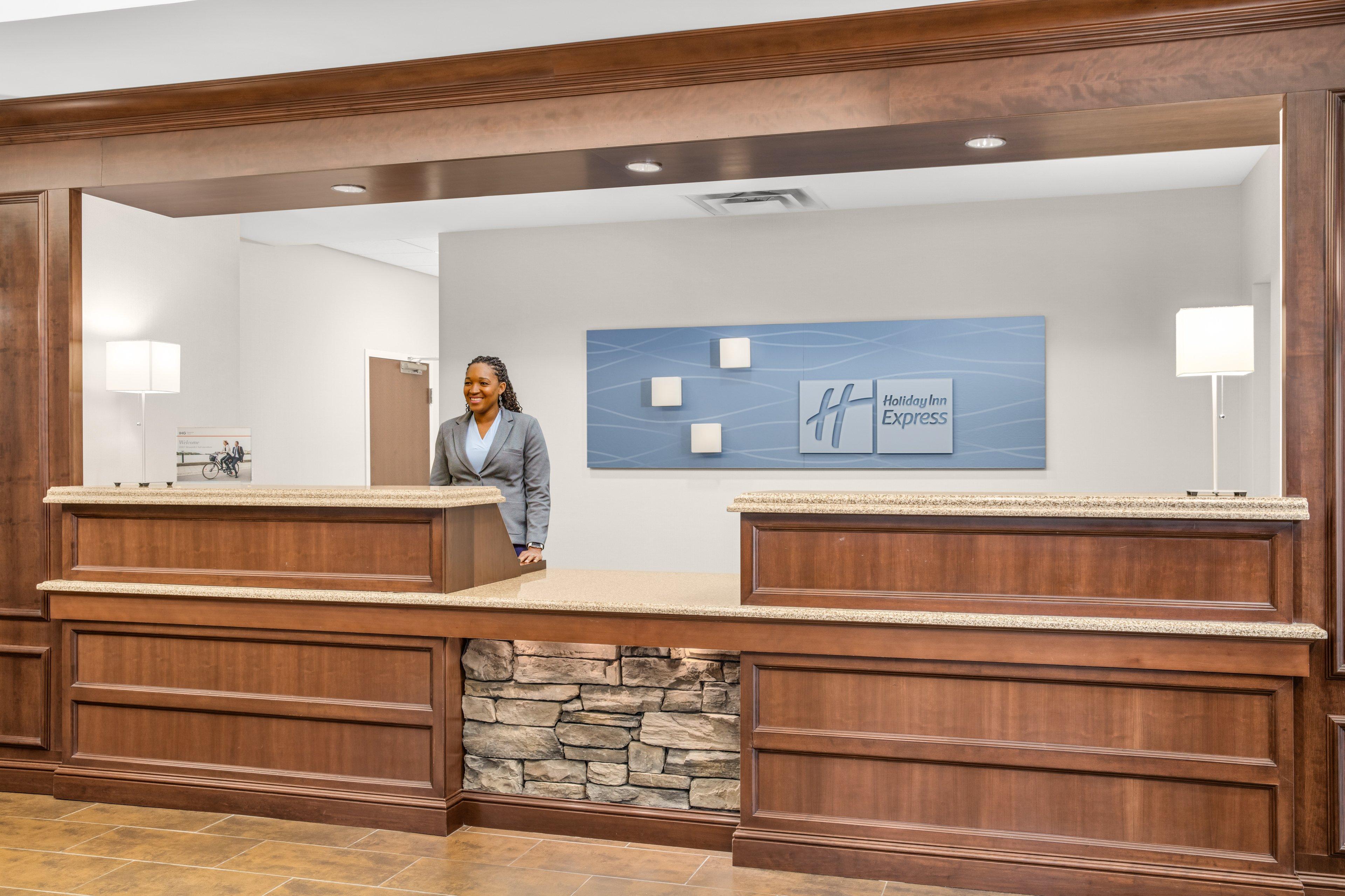 Holiday Inn Express & Suites Wilmington-Newark By Ihg Bagian luar foto