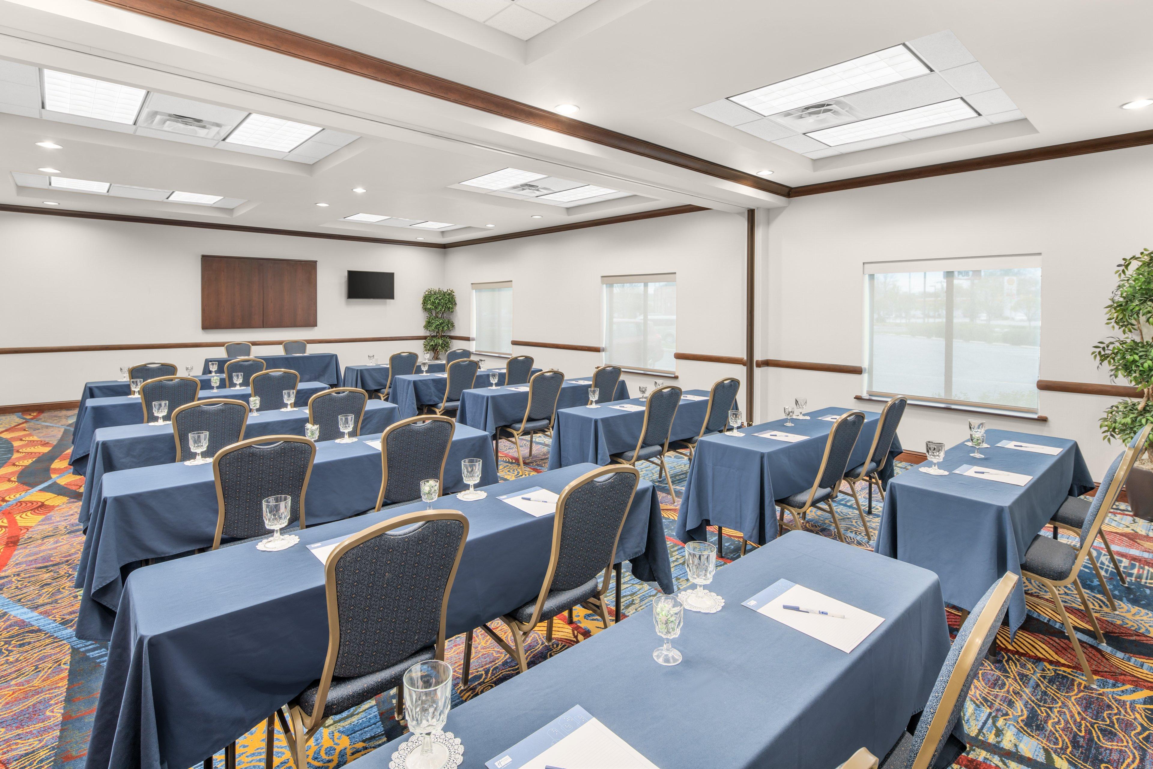Holiday Inn Express & Suites Wilmington-Newark By Ihg Bagian luar foto