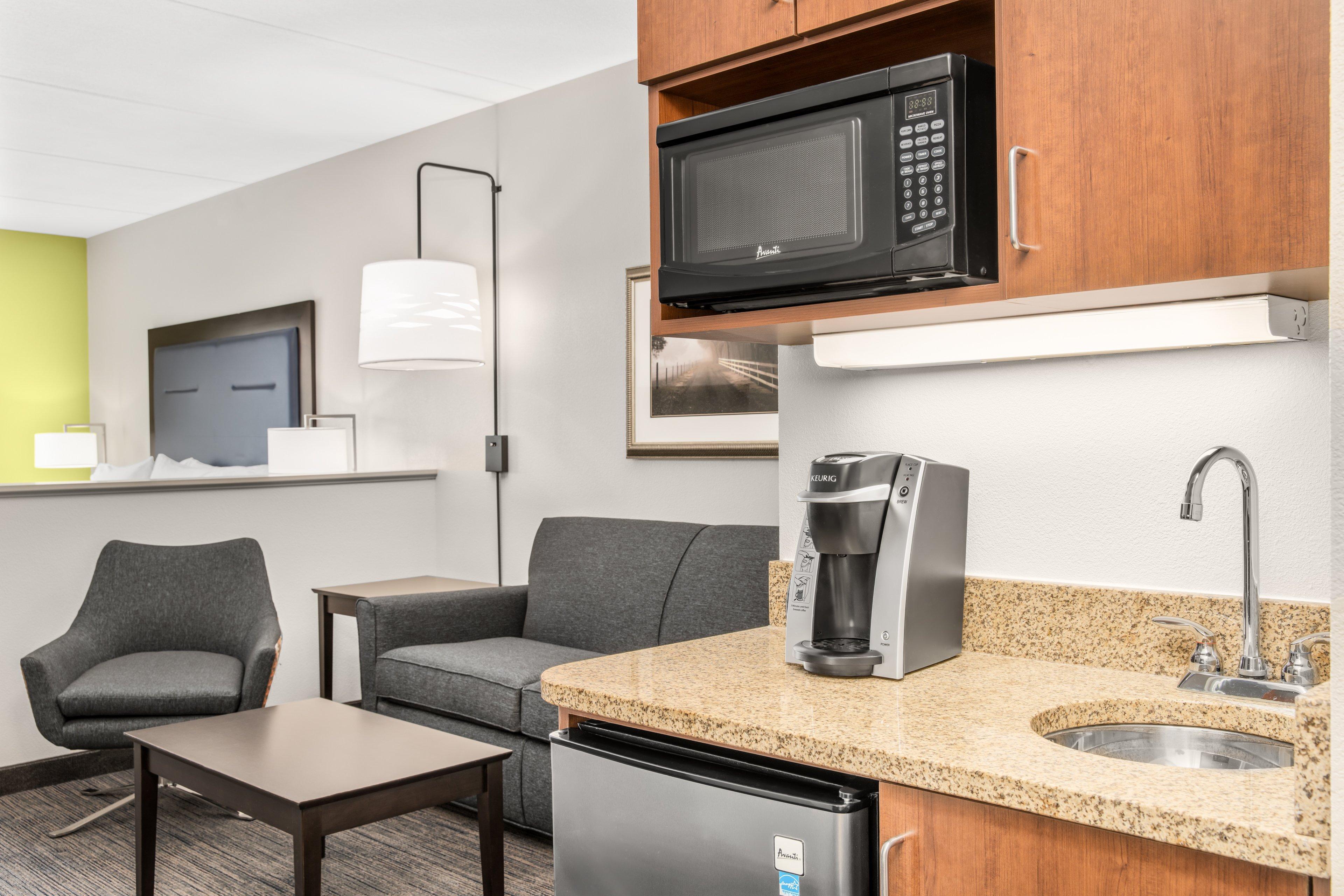 Holiday Inn Express & Suites Wilmington-Newark By Ihg Bagian luar foto