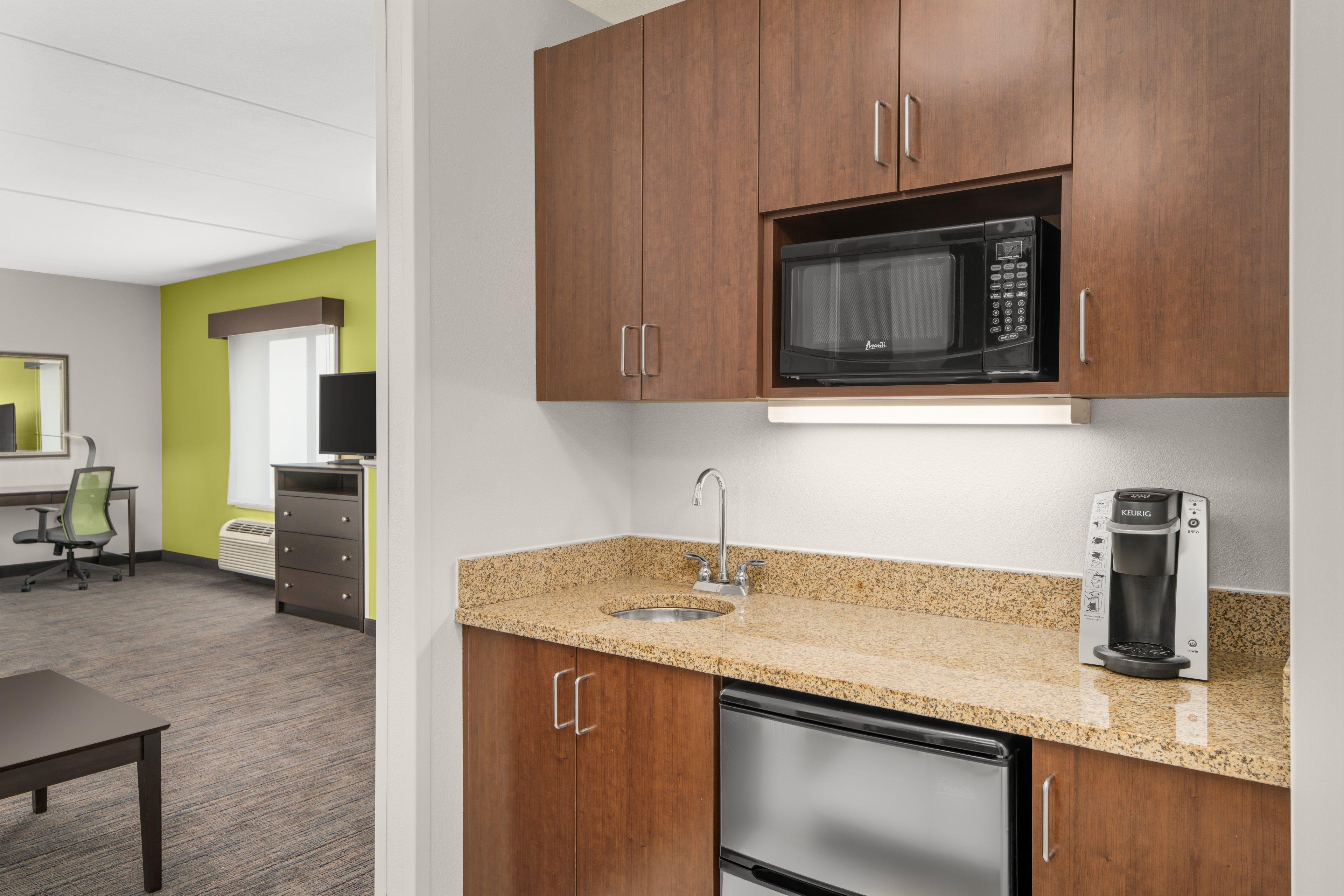 Holiday Inn Express & Suites Wilmington-Newark By Ihg Bagian luar foto