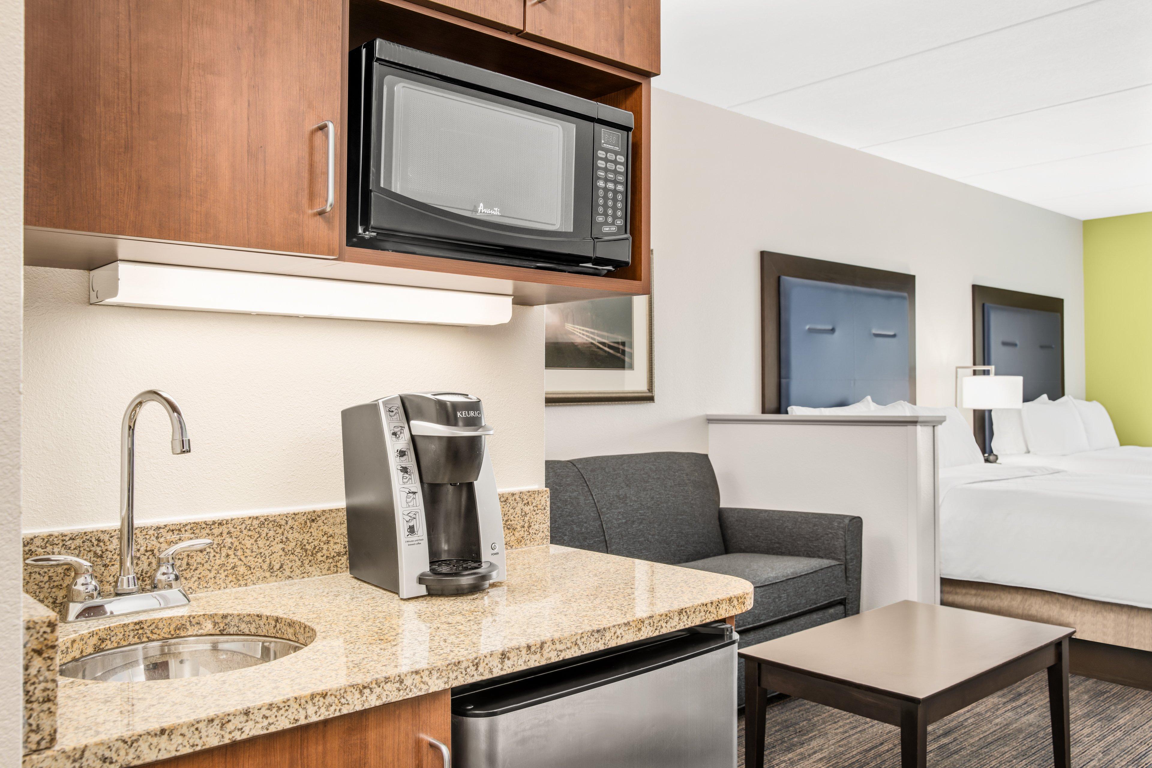 Holiday Inn Express & Suites Wilmington-Newark By Ihg Bagian luar foto