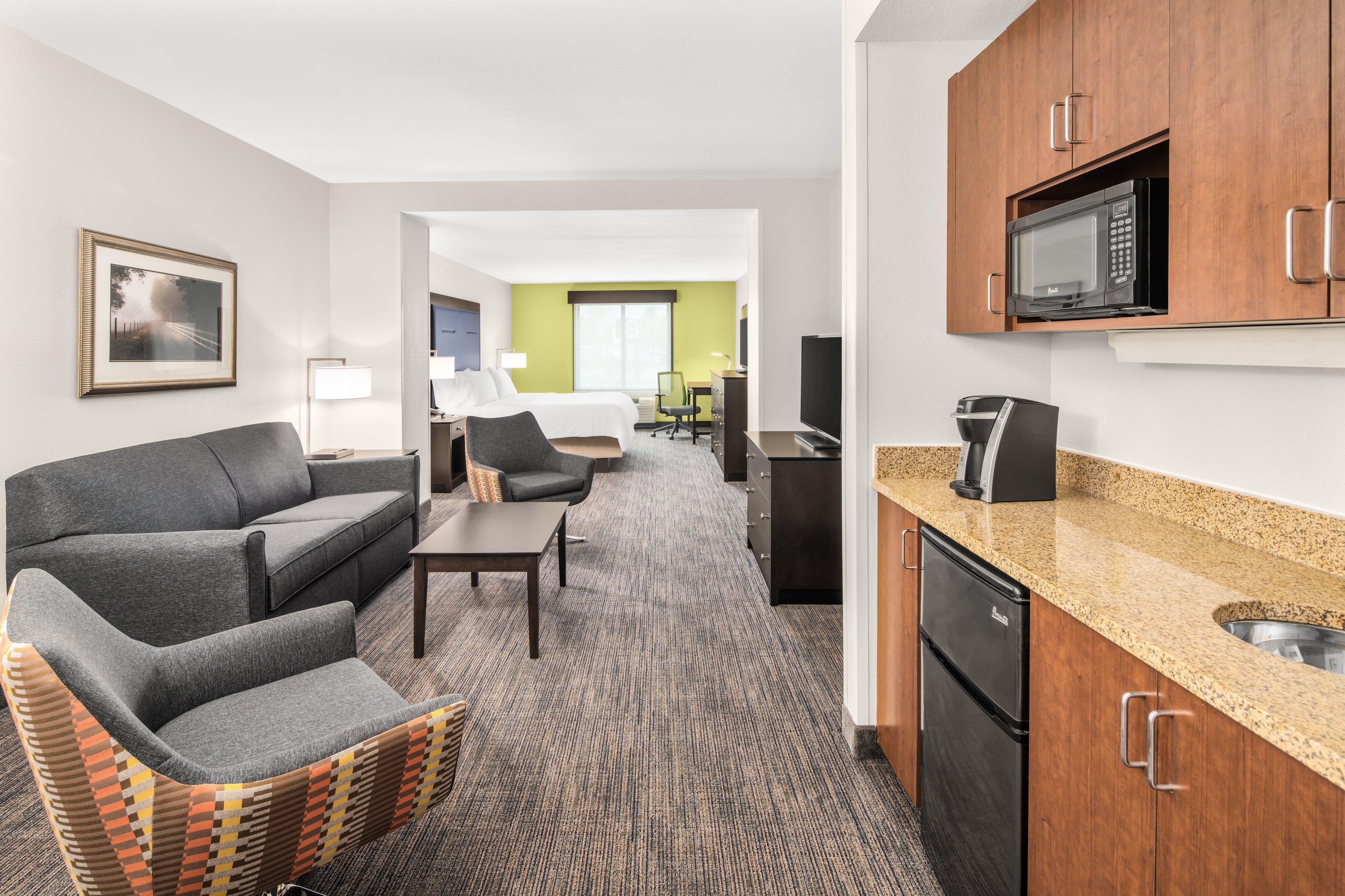 Holiday Inn Express & Suites Wilmington-Newark By Ihg Bagian luar foto