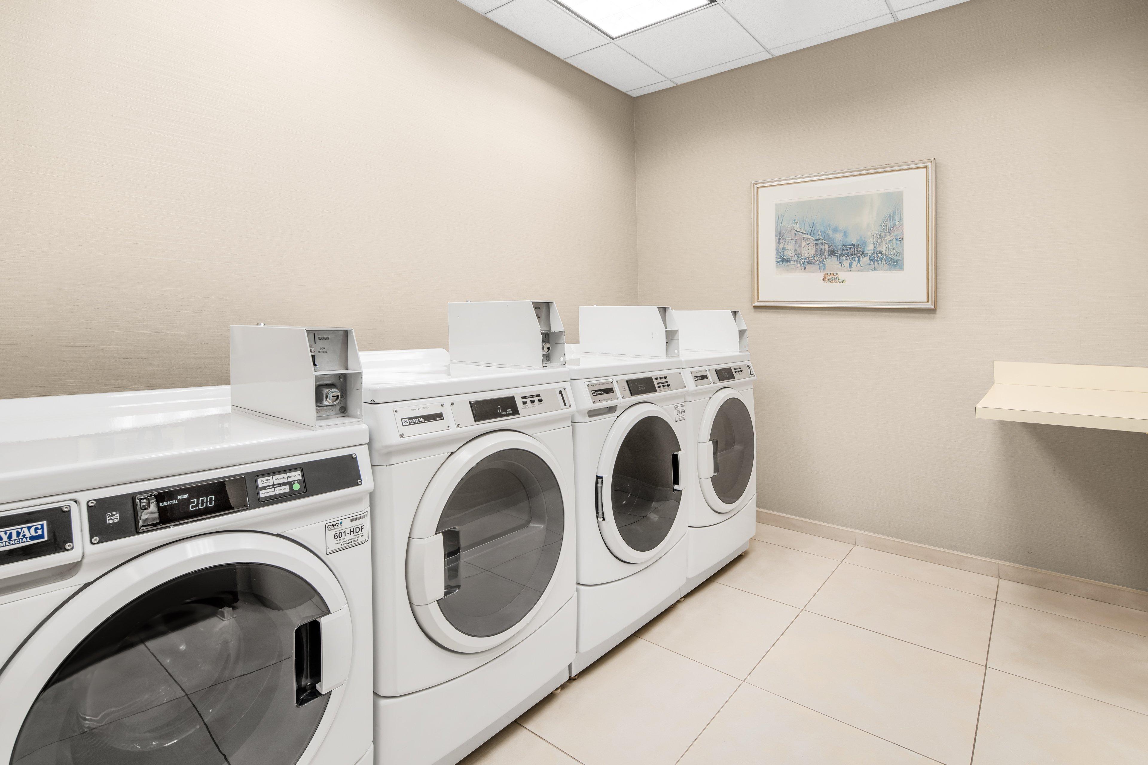 Holiday Inn Express & Suites Wilmington-Newark By Ihg Bagian luar foto